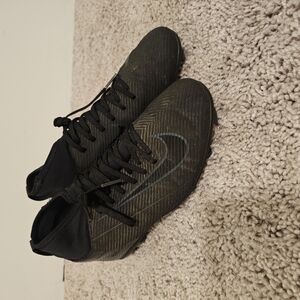 Nike Kids 5Y Soccer Cleats